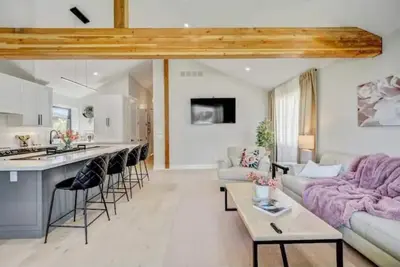 Image de Gorgeous Home Away from Home