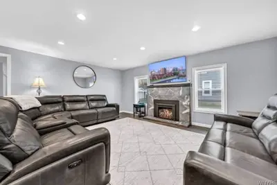 Image de Private Patio Oasis + Fenced In Backyard + In Town! Pet & Family Friendly!