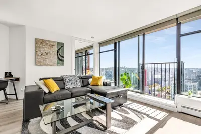 Image de Central Luxury Apartment with Best City Views!