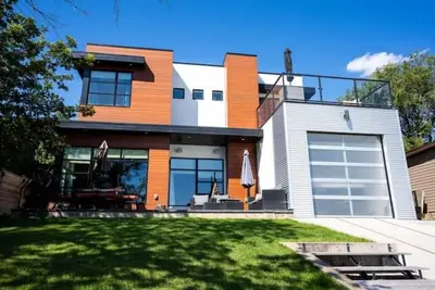 Image de Luxurious Modern WaterFront Cottage\/Ice Fishing\n\n