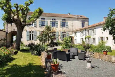 Image de Cottage (sleeps 6) at Domaine de Chantageasse, a 17th century estate with pool
