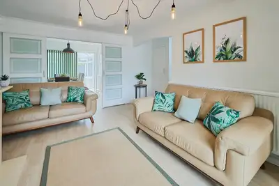 Image de Chester home only 2km from famous Races and Roman City, sleeps 6 by Restfully