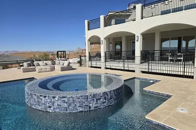 Image de Exquisit Estate 7 Bed, 6 Bth w/ Infinity Pool & Spa. Unbelievable Views 7000sqft