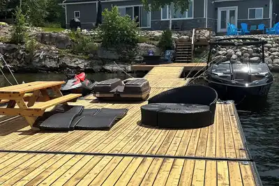 Image de Beautiful Chandos Lake\n