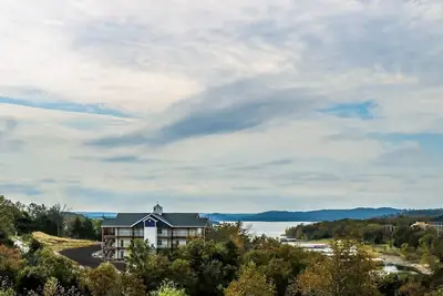 Image de One Bedroom Lakeside, Luxury Condo, Branson, Missouri 3958617
