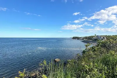 Image de 4 br Cozy Family home with Pool. Near Whitehorse beach and downtown Plymouth.