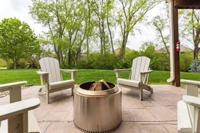 Image de Fire pit, Outdoor Eating & Grill, Coffee Bar, King Bed, Home Gym, Sauna