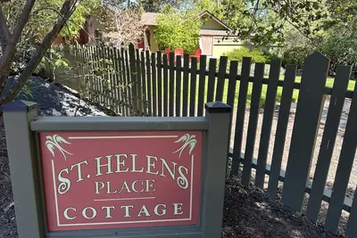 Image de King bed, Fireplace, 100+mbps Wifi, Ac, Big Yard, So Walkable