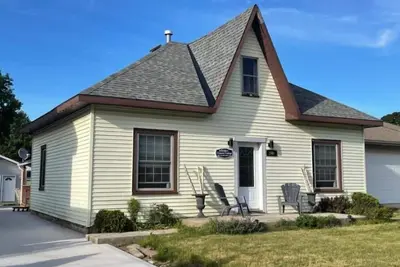 Clemens' Cottage, a charming 3-Bed Historic Home in Central Southampton
