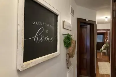 Image de The Flats on Main-Louise Suite