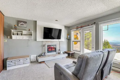 Image de Picturesque Mt Spokane Condo Near Skiing & Biking!