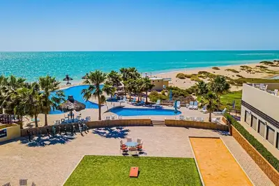 Image de Ocean Front King Suites/Sleeps12/Pools/Wi-Fi