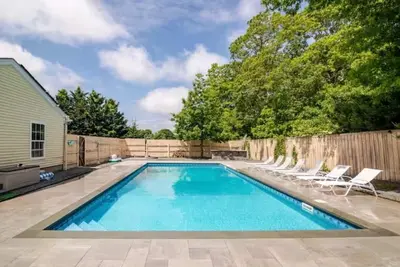 Image de Beautiful House on Cape Cod with pool, gym room in beautiful Marston's Mills