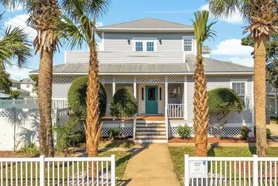 Image de Private Pool + Hot Tub - Golf Cart - 3 Min Walk to Beach - Crystal Beach