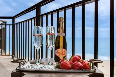 Image de Beachfront Bliss 1Br Oceanview Suite