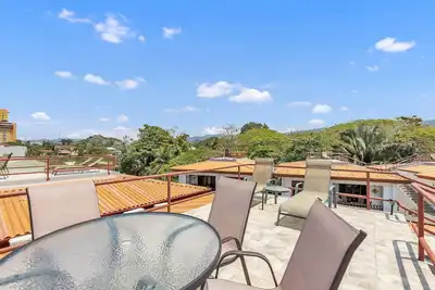 Image de Beach Front Condo, Third Floor With Rooftop