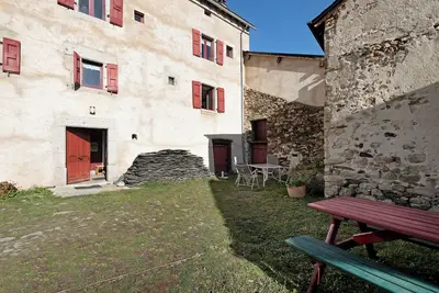 Image de Appartement 'Gîte Camporells' avec vue sur les montagnes, jardin partagé et Wi-Fi