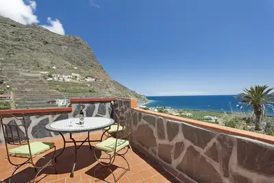 Image de Appartement \"Casa Rural Ondina C\" avec vue sur la mer, terrasse privée et Wi-Fi
