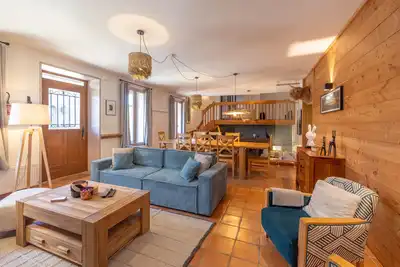 Image de Appartement 'Ancienne Fruitière - Immoclean' avec vue sur les montagnes, terrasse privée et Wi-Fi