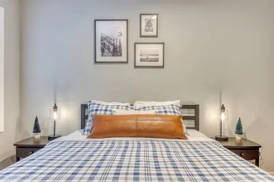 Image de Chic Mt. Hood Retreat, Private Deck - Mt Air 6