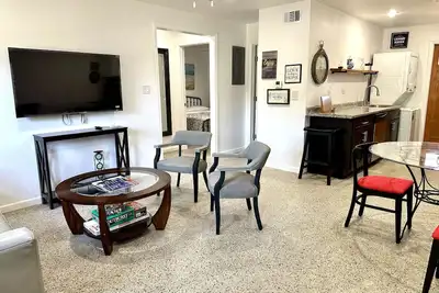 Image de Immaculately Remodeled Home Close to Fsu and Downtown Area!