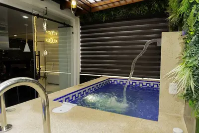 Image de Suite Estilo Minimalista con Jacuzzi Privado de Lujo en Quito Ecuador
