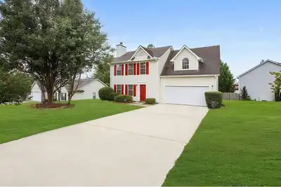 Image de Indulge in Serenity: Elegant 4 bedroom Haven, Jonesboro's Finest Stay Experience