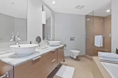 Image de Rare, Beautiful, One Of A Kind Luxury Unit @Shangri-La