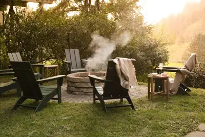 Image de Perch! Forested setting, ocean views! New interior