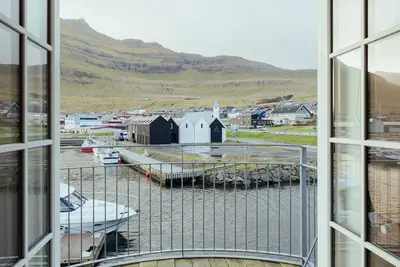Image de Refuge dans la marina de Leirvík -- By Traum Ferienwohnungen