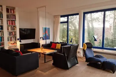 Image de La retraite moderne de la Maison Bleue