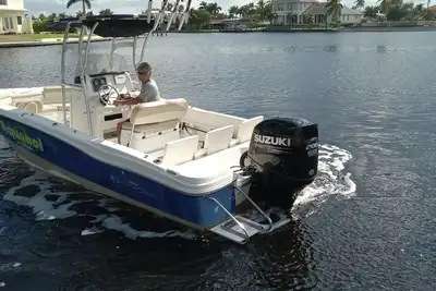 Image de Waterfront villa with own  23ft Sportsboat Pool & Spa. inc in your wkly rental\n