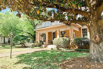 Image de 3br Poolside Retreat | Pet Friendly