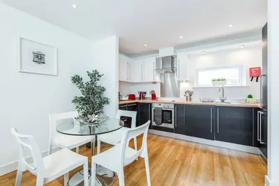 8 Abbots Yard - 1 bedroom apartment