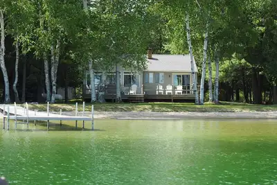 Image de Birch Cove Bungalow - Gorgeous Lakefront with Private Dock!