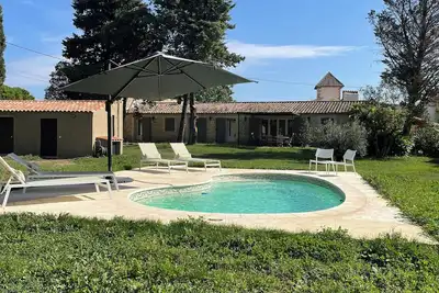 Image de Gîte de 6 personnes avec piscine au coeur des vignes entre Avignon et Orange