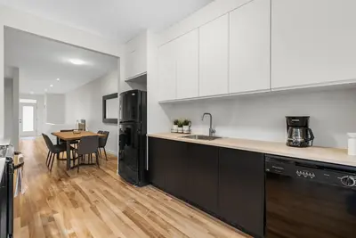 Image de Immense appartement, spacieux, lumineux, près du centre-ville, tout équipé