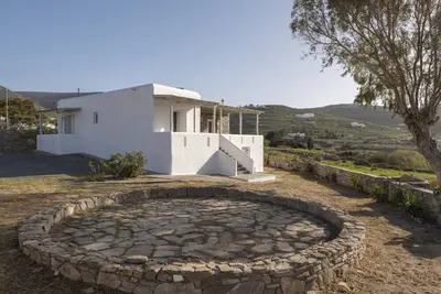 Image de Myrsini Traditional Hillside Cottage, 131m2 house, few kilometres from centre