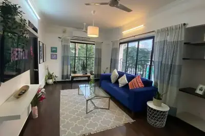 Image de Serene Oasis near Bandra Seafront with Parking - R2\n