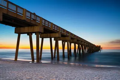 Image de Lighthouse, Charming Luxury Home, Sundeck, Private Pool + Short Walk to Beach!