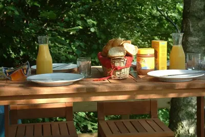 Image de Gezellige Chalet met groot zonneterras in Domaine du Bonsoy Hastière bij Dinant
