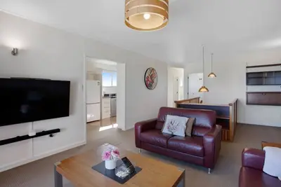 Image de Sunset Soiree Home with Sea Views and Air-Con