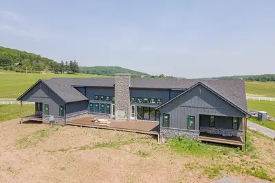 Image de Luxurious Mountain Home w/ Theater & Hot Tub