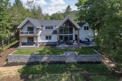 Image de Deep Creek Retreat w/ Dock & Hot Tub