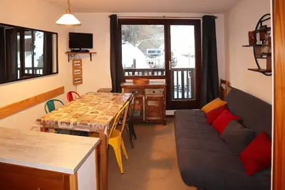 Image de À 40m des pistes de ski, 3ème étage, vue pistes de ski, balcon, télévision, casier à ski, 40m²