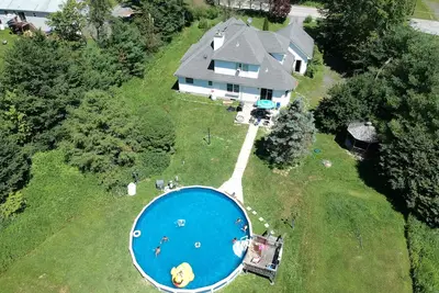 Image de Cozy home for 10~ Privet pool, Bbq, fire pit