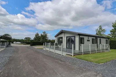 Image de Lodge 3, pet friendly, country holiday cottage, with pool in St Asaph