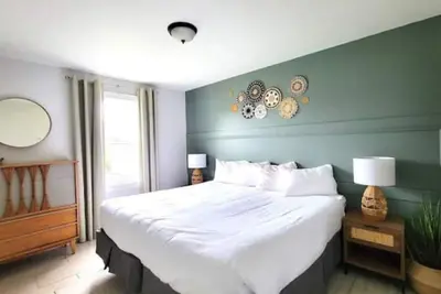 Image de Private hot tub, secluded golf view villa. Pet Friendly!