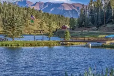 Image de Lake front property, Pikes Peak view from living room, hot tub
