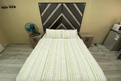 Image de Relaxed spacious ensuite Tailored to the need of private and business travelers.